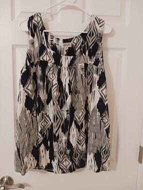 Avenue  Plus Women's Sleevless Blouse Tank Black/ White Abstract sz 18/20